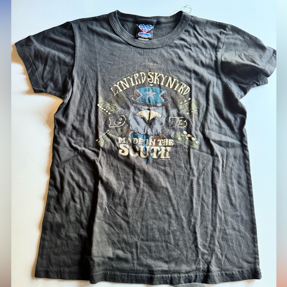 2005 junk food tshirts lynard skynard xl women’s fit